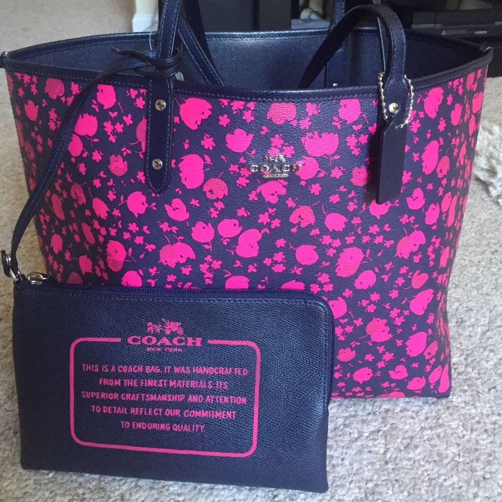 💥One Day Sale💥 Coach Reversible tote.